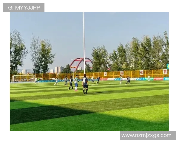 以运动水杯为纽带探索足球球星的激情与健康生活方式 以运动水杯为纽带探索足球球星的激情与健康生活方式