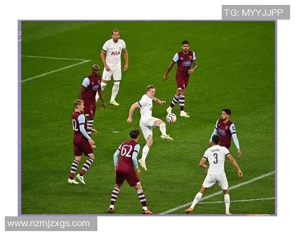 全球足球十大最帅球星排名 揭秘球场内外的颜值与魅力 全球足球十大最帅球星排名 揭秘球场内外的颜值与魅力