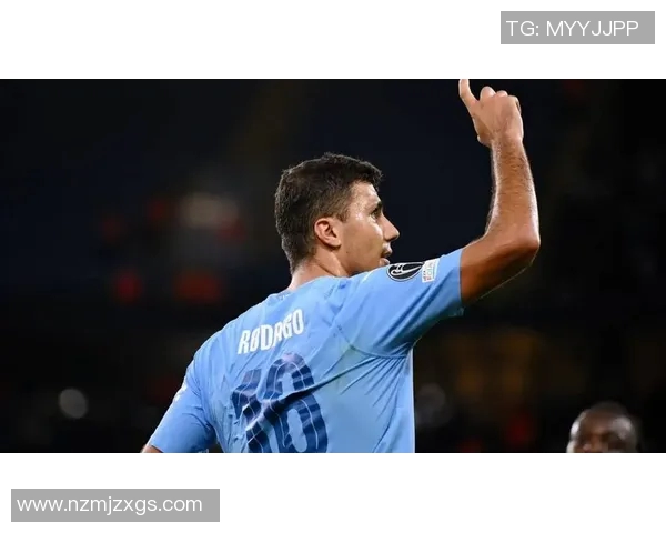 足球球星为何喜欢戴手套？背后的原因和球场上的意义解析